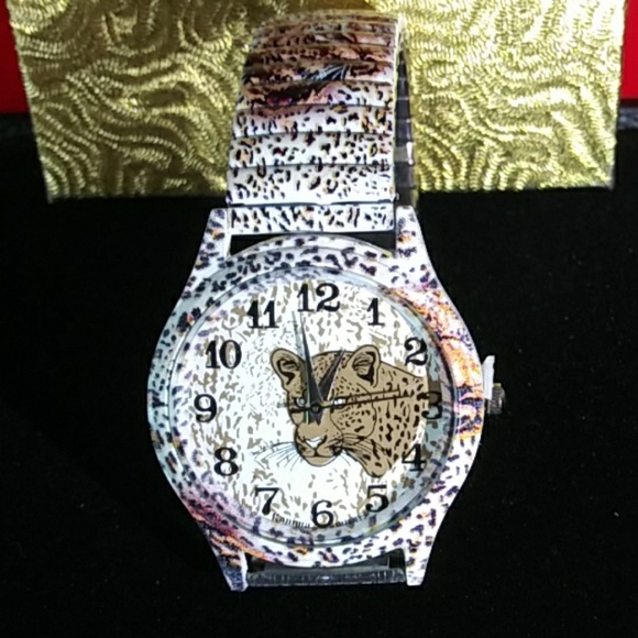 Leopard Spotted Watch  NWT - Picture 2 of 4